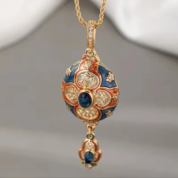 Vintage  Gold and Blue Pendant Necklace - Picture 2 of 6